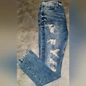 Men's distressed jeans